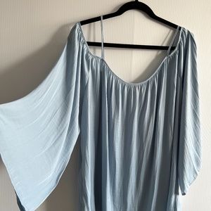 Vince Camuto  Cold Shoulder top